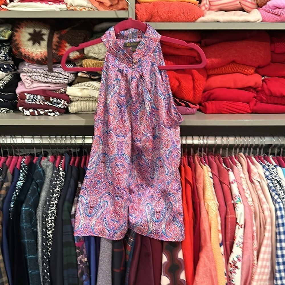 The Limited Outback Red sleeveless red/pink/blue/white paisley blouse size XS